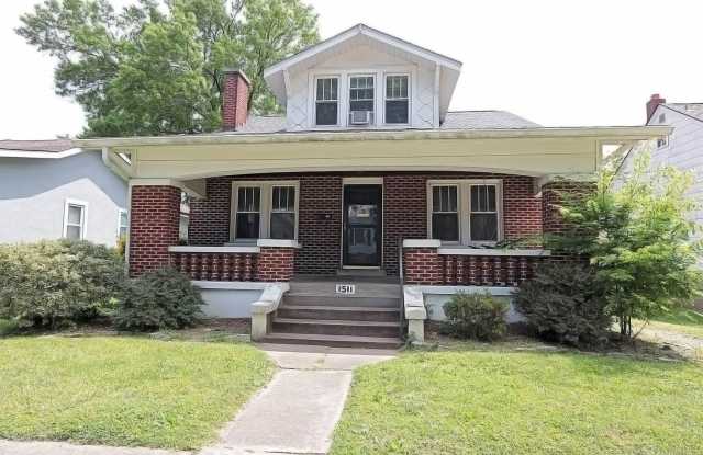 House Close To Campus! - 1511 Whitener Street, Cape Girardeau, MO 63701