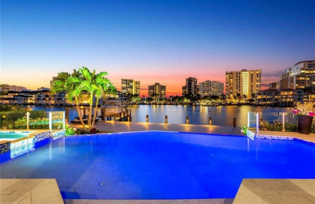 311 Neapolitan - 311 Neapolitan Way, Naples, FL 34103