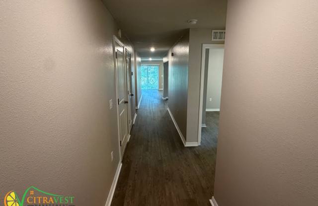 849 W Drexel Pl Gallery 2