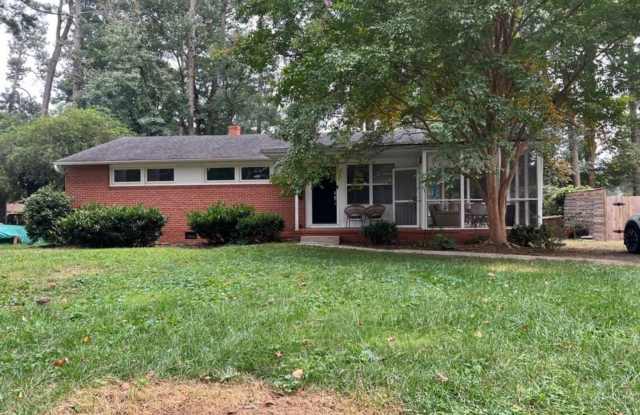 Charming 3 Bed Home in Greensboro photos photos