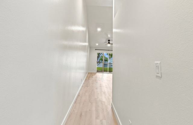 181 Grand Oaks Way #202 - 1 Gallery 2