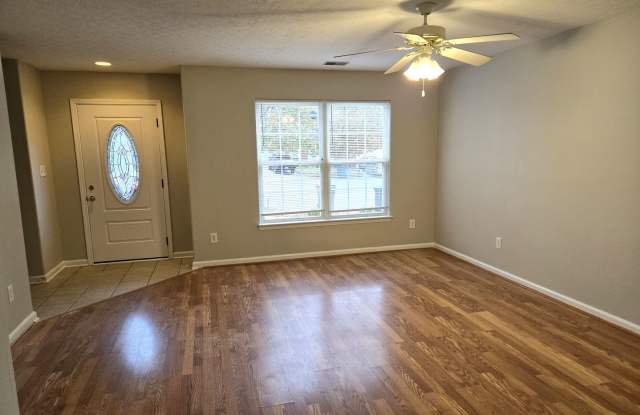 Move in during September and get TWO WEEKS FREE RENT for approved applicants  House in Masterson Station on Cul-De-Sac    20260805 Gallery 4