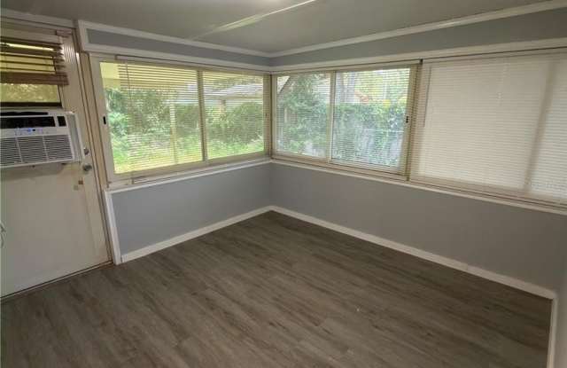 1302 ARIANA WOODS Circle Gallery 4