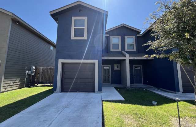 7010 Lakeview Dr. Gallery 1