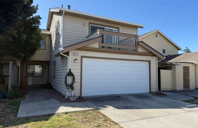 Elegant Two-Story Single Family Home in the Heart of Fremont. Gallery 3
