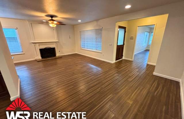 Spacious 5 Bedroom Home Near Victoria Ave with Easy Freeway Access Gallery 4