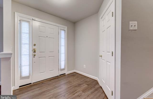 904 HARRISON CIRCLE Gallery 2