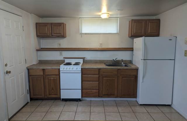 $950 - 1 Bedroom 1 Bath Duplex - Newly Remodeled, Less than 1 Mile to South Dakota School of Mines! Gallery 1