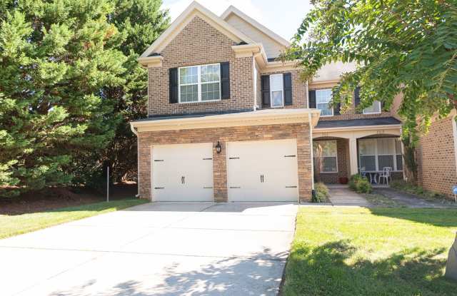 Spacious 3BR Jamestown Townhome – Furnished or Unfurnished with Flexible Lease Options Gallery 1