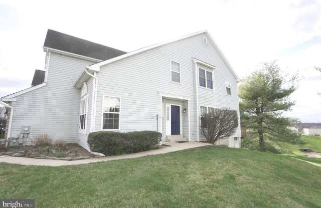 2041 GREENES WAY Circle Gallery 3