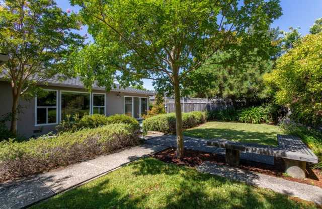 160 Whittier Ave photos photos