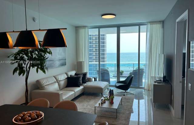 17550 Collins Avenue Gallery 4