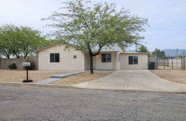 Charming 3‑Bedroom Home for Rent – 5443 E Lester St, Tucson, AZ 85712 photos photos