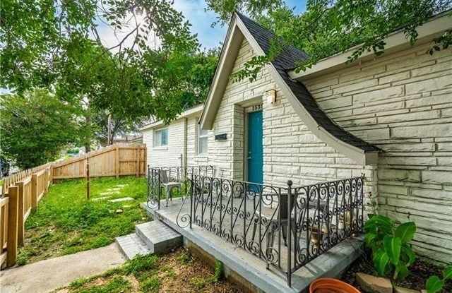 1535 HARRISON Avenue Gallery 2
