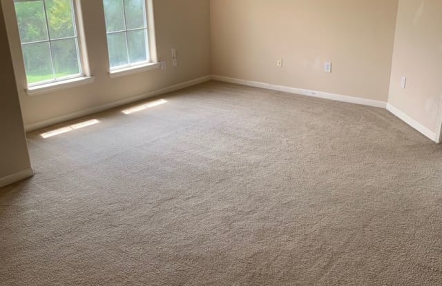 8290 Gate Parkway #515 - 8290 W Gate Pkwy 515, Jacksonville, FL 32216