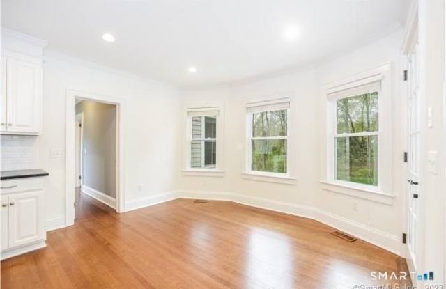456 White Oak Shade Road Gallery 4