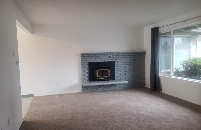 15645 E Burnside St Gallery 4