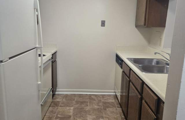 Spacious 1 Bedroom, 1.5 Bath Townhouse – Minutes from Nashville Gallery 2