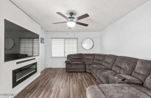 13185 1/2 Bromont Avenue Gallery 4
