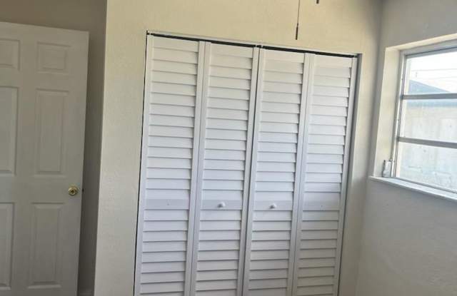 LARGE NEWLY RENOVATED APARTMENTS Application fee is waived during move in photos photos