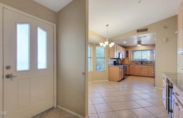 8817 E Dahlia Drive Gallery 3