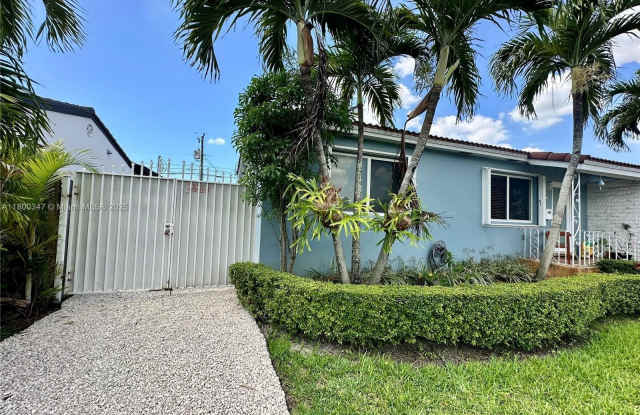 6860 SW 27th St photos photos