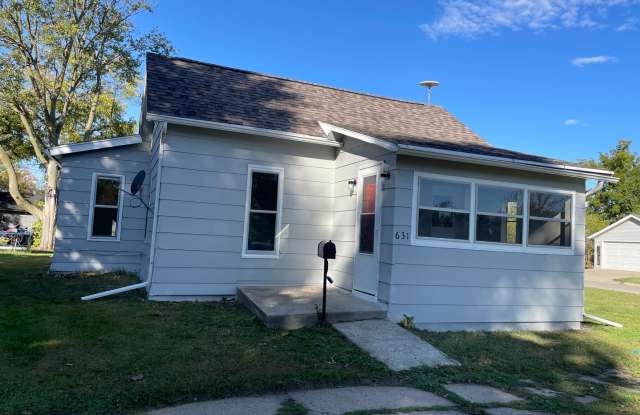 2 Bedroom/ 1 Bath Home! Gallery 1