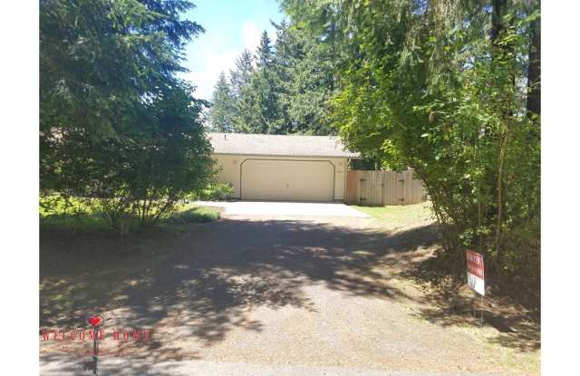 Wonderful rambler in amazing wooded community! New flooring to be installed in living room!!! photos photos
