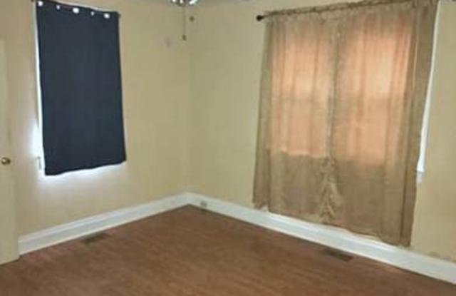 300 Smythe St. Unit #6 Gallery 3