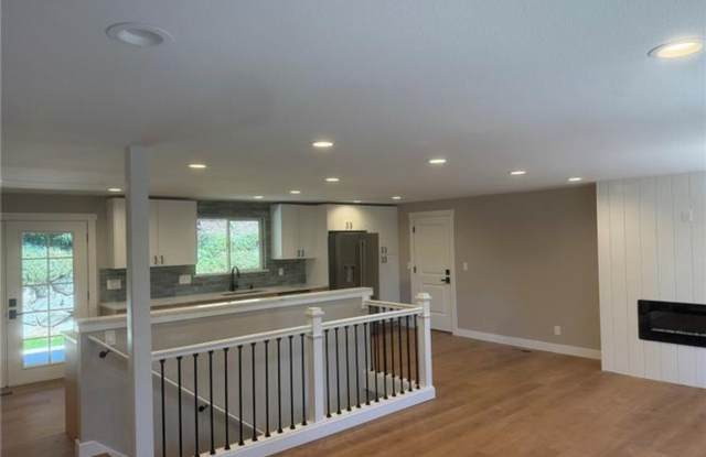 Beautiful 4br 3 bath Home For Rent in Edgewood WA photos photos