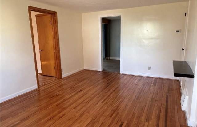 102 Ellen Drive Gallery 4