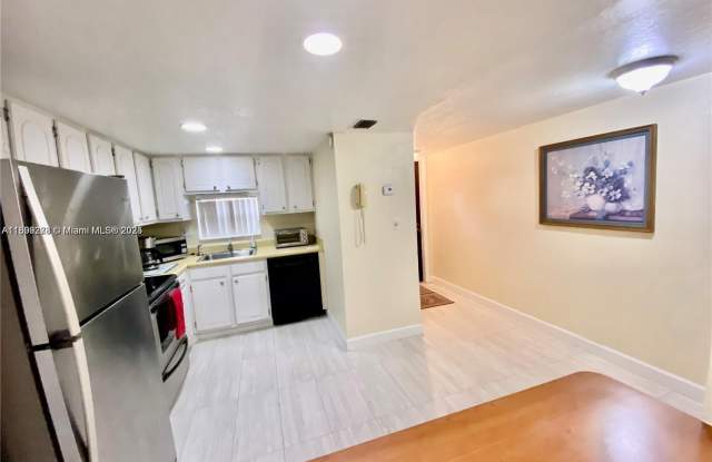 671 S Hollybrook Dr photos photos