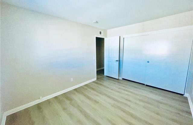 8 Davis Gallery 1