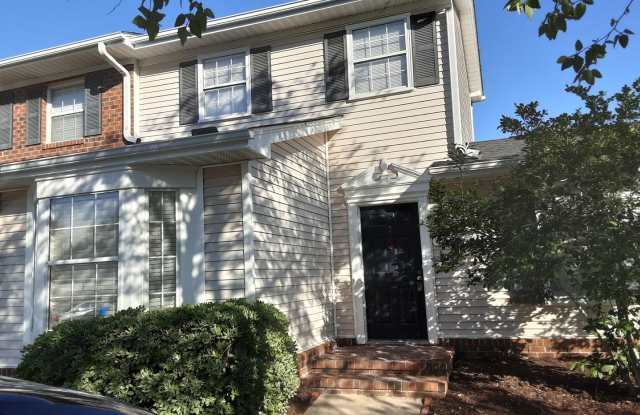 *$250 off first months rent for qualified tenants* This adorable 2BR/2BA townhome offers convenient access to all the attractions of Myrtle Beach photos photos