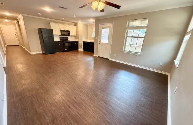 3-bed/2-bath near UT Tyler! Gallery 3