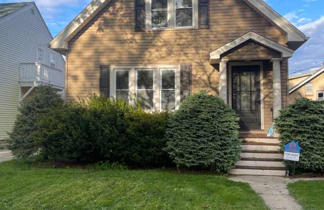 306 N 71st St lower - 306 North 71st Street, Wauwatosa, WI 53213