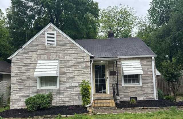 4 Bed | 2 Bath | Detached Garage | Spacious Living photos photos