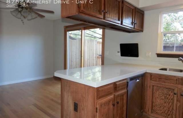 8752 Amherst Drive Gallery 3