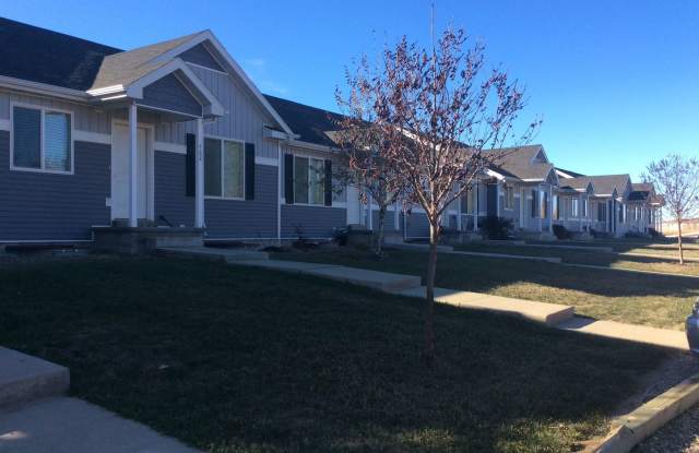 Updated!! 4 bedroom, 3 bath townhouse for Rent Gallery 1