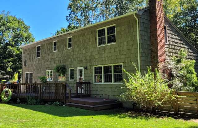 1 Little John Court - 1 Little John Court, New London County, CT 06335