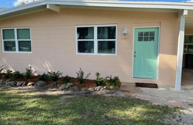 1215 14th Avenue - 1215 14th Avenue, Vero Beach South, FL 32960