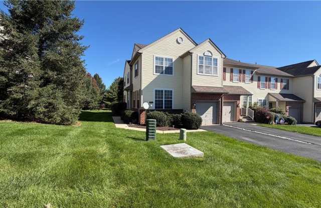 8100 Cross Creek Circle W Gallery 3