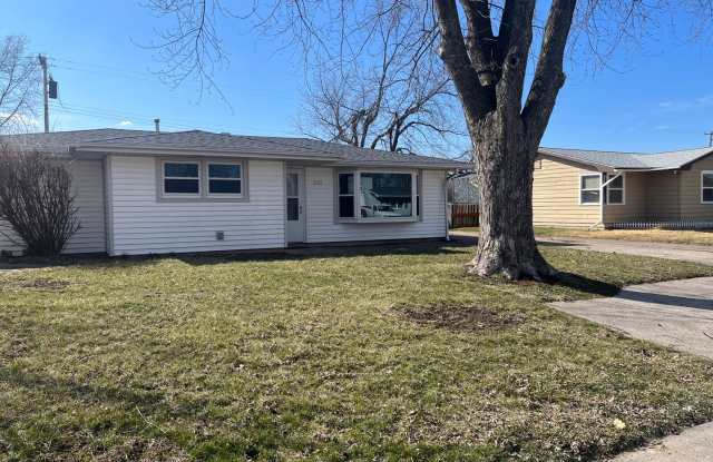 Spacious Ranch Home in Silvis - 2322 8th Street, Silvis, IL 61282