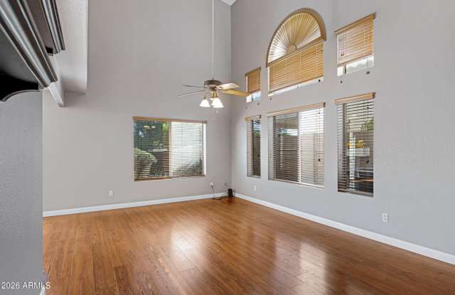 250 W Juniper Avenue Gallery 4