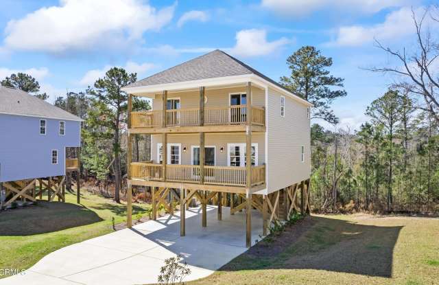 208 Broadleaf Drive Gallery 2