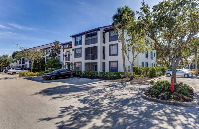** FAIRWAY PRESERVE ** 3 BED / 2 BATH CONDO - PET OK! - NORTH NAPLES - ANNUAL RENTAL photos photos