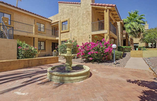 Charming 2 Bed / 2 Bath Downstairs Unit with Great Amenities! photos photos