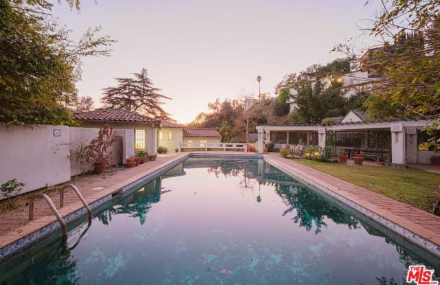 3015 N Beachwood Dr photos photos 3015 N Beachwood Dr photos photos