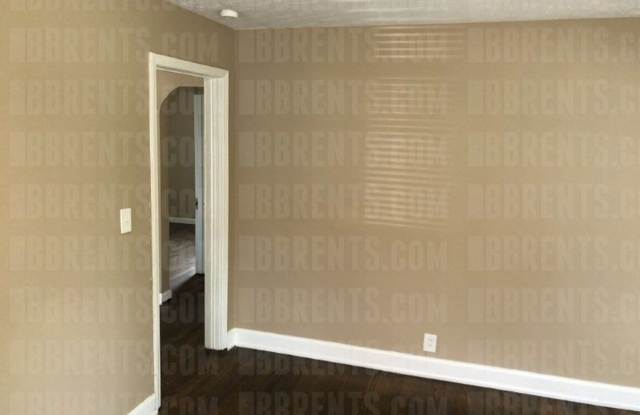1007 Midway Street, Gallery 3
