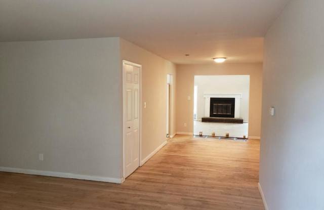 8805 STEPHANIE ROAD Gallery 3